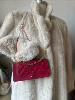 CHANEL Pink Crossbody Bag with Gold Chain